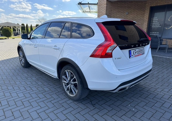 Volvo V60 Cross Country cena 81900 przebieg: 141000, rok produkcji 2018 z Modliborzyce małe 191
